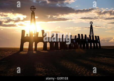 Lytham St Annes'embarcadère ruine au coucher du soleil Banque D'Images