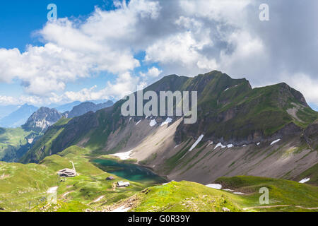 Vue aérienne de l'Eisee (lac) près de Brienzer Rothorn sur l'Oberland bernois, dans la région de Jungfrau de Suisse. Banque D'Images