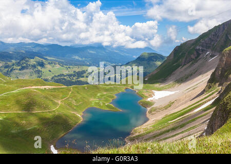 Vue aérienne de l'Eisee (lac) près de Brienzer Rothorn sur l'Oberland bernois, dans la région de Jungfrau de Suisse. Banque D'Images