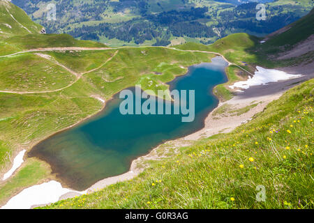 Vue aérienne de l'Eisee (lac) près de Brienzer Rothorn sur l'Oberland bernois, dans la région de Jungfrau de Suisse. Banque D'Images