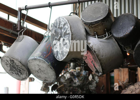 Vieux ustensiles utilisés comme décorations. Andres Carne de Res Restaurant, Bogota, Colombie. Banque D'Images