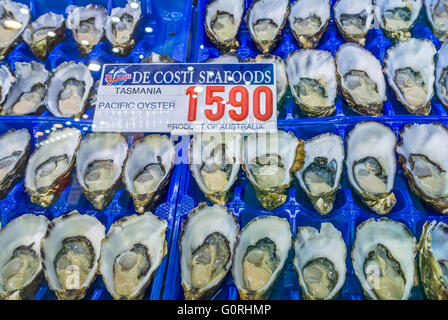 L'huître du Pacifique frais sur le célèbre marché aux poissons de Sydney, Sydney, New South Wales, Australia Banque D'Images