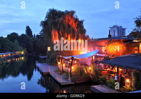 Bar Freischwimmer, Club der Visionare, bars, Am Flutgraben, Treptow, Berlin, Allemagne / Club der Vision ?re Banque D'Images