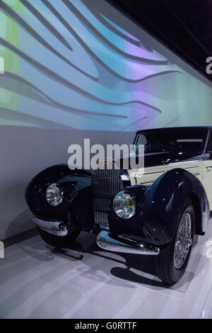 1939 Bugatti Type 57C Aravis par Gangloff fait partie de la collection de l'Mullin Automotive Museum Banque D'Images