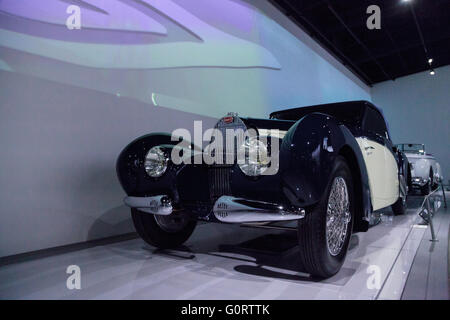 1939 Bugatti Type 57C Aravis par Gangloff fait partie de la collection de l'Mullin Automotive Museum Banque D'Images