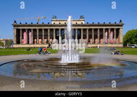 Voir d'Altes Museum et Lustgarten sur Museumsinsel (île des Musées) à Berlin Allemagne Banque D'Images