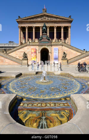 Voir d'Alte Nationalgalerie musée sur Museumsinsel (île des Musées) à Berlin Allemagne Banque D'Images