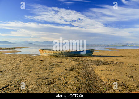 Barque jetés, Playa del trabucador, deltebre, Tarragona, Espagne Banque D'Images