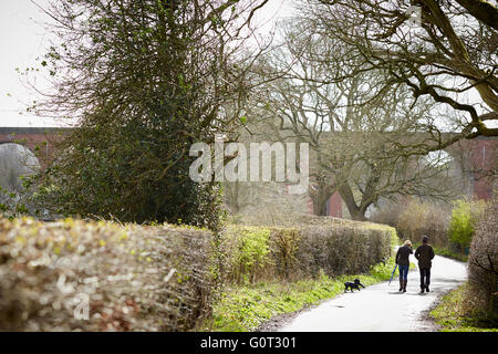 Whalley un grand village de la vallée de Ribble, sur les rives de la rivière Calder dans le Lancashire. Connu localement comme 'Whalley Arches', Wha Banque D'Images