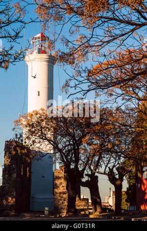 Ancien phare à Colonia del Sacramento, Uruguay Banque D'Images