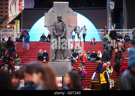 New York Times Square Duffy Square est le triangle du nord de Times Square à Manhattan, New York City Francis Patrick Duffy Banque D'Images