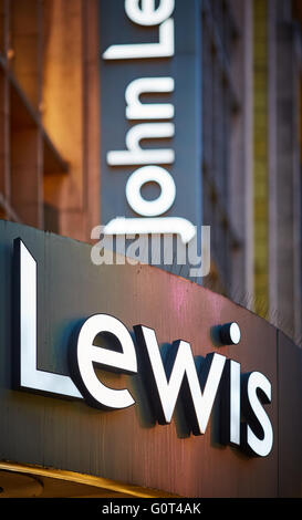 Oxford Street Londres John Lewsi flagship store panneaux extérieurs ministère magasin Banque D'Images