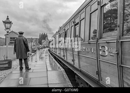 Arley gare sur la Severn Valley Railway en monochrome, Worcestershire, Angleterre, RU Banque D'Images