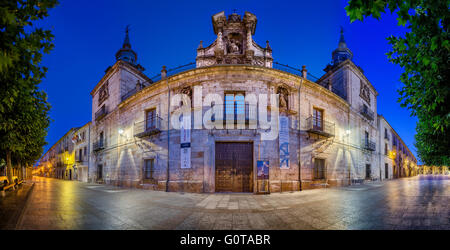 El Burgo de Osma, Ciudad de Osma, place principale, la Plaza Mayor, de la province de Soria, Castilla Leon, Espagne Banque D'Images