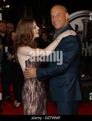 Londres, Royaume-Uni, 19 Octobre 2015 : Rose Leslie et Vin Diesel assister à la dernière Witch Hunter première du film à Londres Banque D'Images