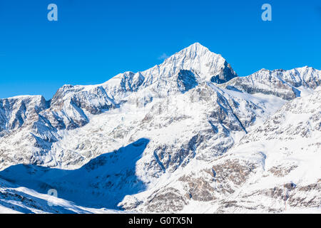 Weisshorn (pic blanc) dans les Alpes Pennines, en Suisse. Banque D'Images