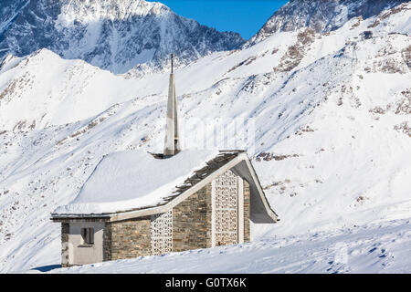 Riffelberg chapelle sous les pieds du Cervin, à Zermatt, Suisse Banque D'Images