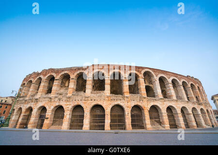 Arena di Verona amphithéâtre dans la soirée, Italie Banque D'Images