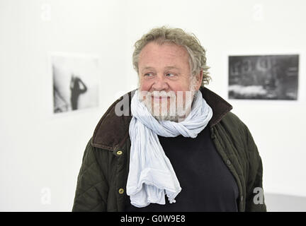 Ceske Budejovice, République tchèque. 4 mai, 2016. Photographe tchèque Antonin Kratochvil ouvre son exposition à Ceske Budejovice, République tchèque, le mercredi 4 mai 2016. © Vaclav Pancer/CTK Photo/Alamy Live News Banque D'Images