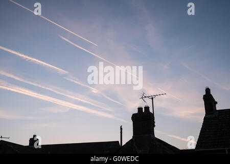 Llansaint, Carmarthenshire, UK. 5 mai, 2016.Dawn vers 5 h 45, au-dessus du village perché de Llansaint dans Carmarthenshire, Pays de Galles Banque D'Images