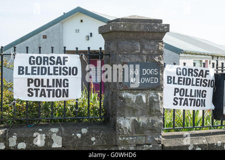 Llansaint village, pays de Galles, Royaume-Uni. 5 mai, 2016. Bureau de vote de Llansaint,village,Pays de Galles Royaume-uni Vote pour trois élections dont les membres de l'Assemblée galloise pour Senedd à Cardiff.de scrutin tenu à l'Hôtel de bien-être Llansaint. Carmarthenshire,à l'ouest du pays de Galles, Royaume-Uni Crédit : © Paul Quayle/Alamy Live News Banque D'Images