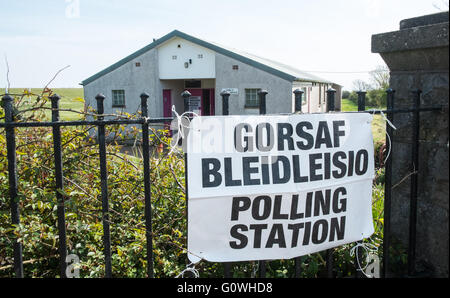 Llansaint village, pays de Galles, Royaume-Uni. 5 mai, 2016. Bureau de vote de Llansaint,village,Pays de Galles Royaume-uni Vote pour trois élections dont les membres de l'Assemblée galloise pour Senedd à Cardiff.de scrutin tenu à l'Hôtel de bien-être Llansaint. Carmarthenshire,à l'ouest du pays de Galles, Royaume-Uni Crédit : © Paul Quayle/Alamy Live News Banque D'Images