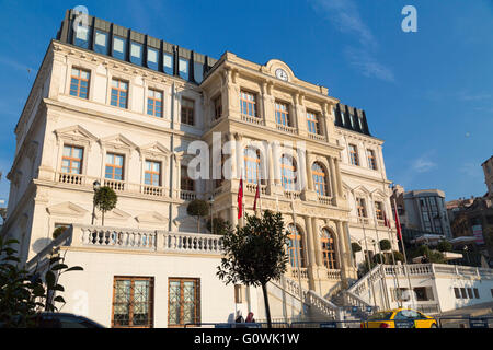 12 novembre 2015 - Hôtel de ville de Beyoglu dans le quartier de Sishane à Bewyoglu, une sous-ville centrale à Istanbul, Turquie Banque D'Images