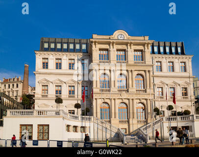 12 novembre 2015 - Hôtel de ville de Beyoglu dans le quartier de Sishane à Bewyoglu, une sous-ville centrale à Istanbul, Turquie Banque D'Images