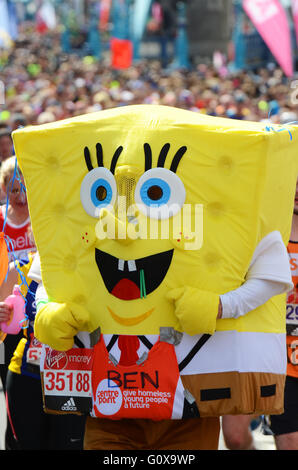 Au cours de l'ossature fun marathon de Londres 2016 Banque D'Images