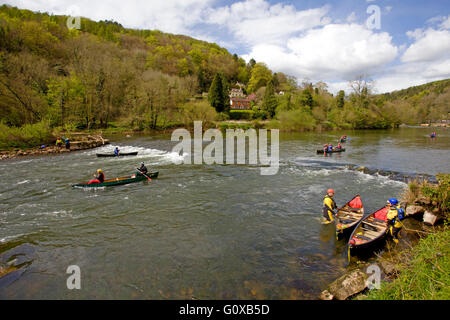 Canoë-kayak sur la rivière Wye, Symonds Yat Banque D'Images