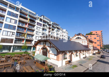 Les nouveaux bâtiments sur la rivière Vltava, Prague Marina, Holesovice, Prague, République Tchèque Banque D'Images