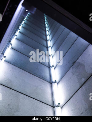 Istanbul, Turquie - 13 novembre 2015 : pièces d'Art de divers artistes dans la 10e édition de l'assemblée annuelle tenue à Istanbul contemporain artshow Lutfi Kirdar Convention Center, Istanbul le 13 novembre. Banque D'Images