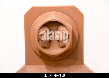 Istanbul, Turquie - 13 novembre 2015 : pièces d'Art de divers artistes dans la 10e édition de l'assemblée annuelle tenue à Istanbul contemporain artshow Lutfi Kirdar Convention Center, Istanbul le 13 novembre. Banque D'Images