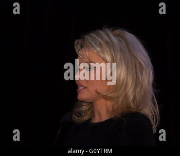 New York, USA. 5 mai, 2016. Pamela Anderson assiste à la 4e remise annuelle des prix des champions de valeurs juives international awards gala au Marriott Marquis Times Square © lev radin/Alamy Live News Banque D'Images