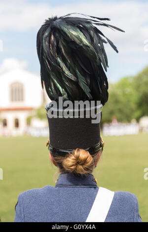 Les cadets supérieurs dans l'uniforme pendant la longue ligne grise rassemblement de fin à la Citadelle, Collège militaire le 6 mai 2016 à Charleston, SC. La longue ligne grise a été effectuée à la Citadelle depuis 1842 et honore les aînés diplômés. Banque D'Images