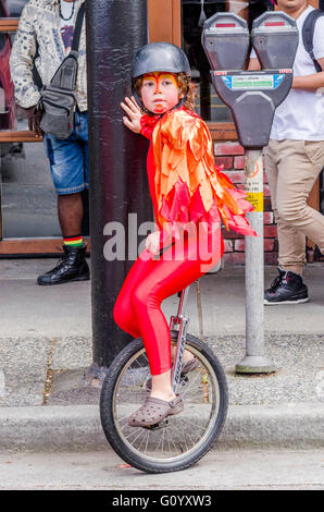 Earth Day Parade de Vancouver, créé par des jeunes pour la justice climatique maintenant, Vancouver, British Columbia, Canada, Banque D'Images