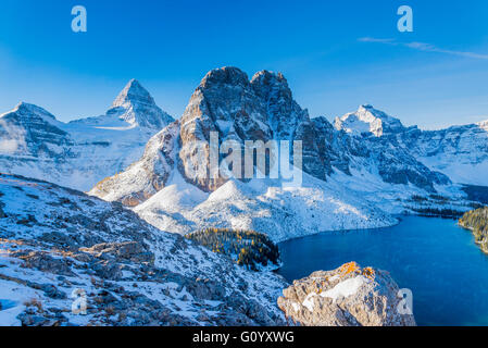 Mont Assiniboine, Lac Sunburst et pic Sunburst, Parc provincial du Mont Assiniboine, Colombie-Britannique, Canada Banque D'Images