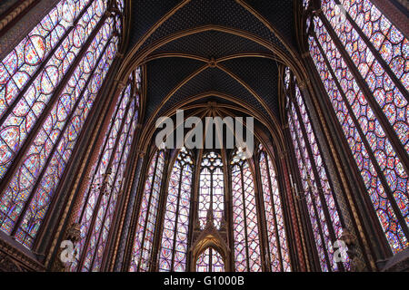 Vitrail. La chapelle de la Sainte-Chapelle (La Sainte Chapelle). 1248. Paris. La France. De style gothique. Banque D'Images