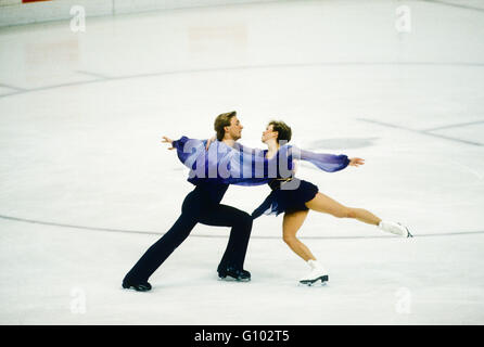 Jayne Torvill et Christopher Dean (GBR) champions olympiques en danse dans les Jeux Olympiques d'hiver de 1984 Banque D'Images