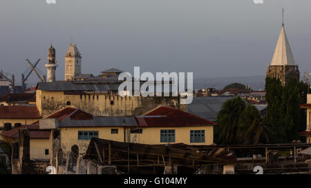 Vue panoramique de stonetown, Zanzibar, au coucher du soleil Banque D'Images