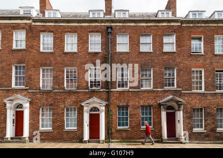 Rouge-brique maison Georgienne sur Bridge Street, Worcester. Banque D'Images