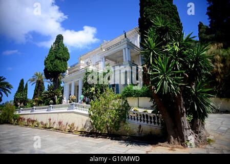 L'achilleion palace dans le village de Gastouri (sisi du bien-aimé de l'été grec palace), Corfou, Grèce Banque D'Images