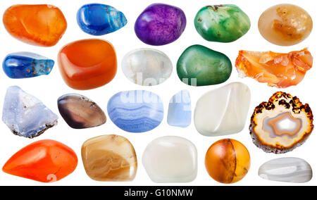 Ensemble de diverses pierres minérales naturelles agate transparent et gemmes isolé sur fond blanc Banque D'Images