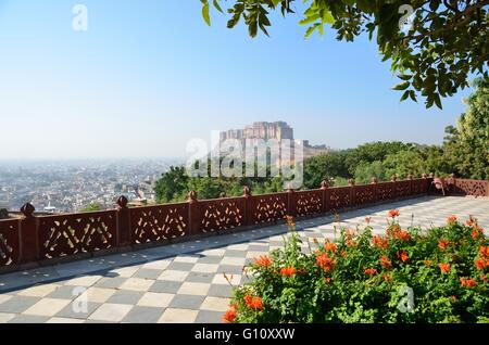 Mehrangarh Fort, vue de Jaswant Thada, Jodhpur, Rajasthan, India Banque D'Images