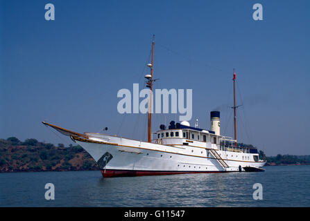 Yacht à moteur propriétaire Vijay Mallya kalizma estuaire mandovi goa inde Banque D'Images