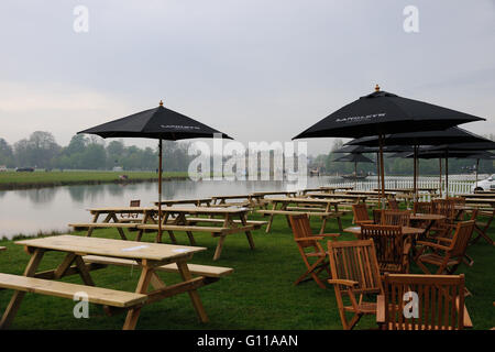 Badminton, UK. 07Th Mai, 2016. Les 2016 Mitsubishi Motors Badminton Horse Trials. Une vue générale de l'avant de la phase de cross-country au jour 3 de la Mitsubishi Motors Badminton Horse Trials qui aura lieu 5 au 8 mai. Credit : Jonathan Clarke/Alamy Live News Banque D'Images