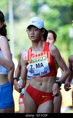 Rome, Italie. 7 mai, 2016. Ma de la Chine au cours de la concurrence Zhenxia Women's 10km course U20 au final les championnats du monde de course pédestre par équipes à Rome, Italie, le 7 mai 2016. Credit : Jin Yu/Xinhua/Alamy Live News Banque D'Images