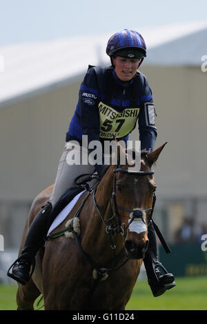 Badminton, UK. 07Th Mai, 2016. 07/05/2016. Badminton, Angleterre. Les 2016 Mitsubishi Motors Badminton Horse Trials. Zara Tindall riding high Kingdom en action pendant la phase de cross-country le jour 3. La Mitsubishi Motors Badminton Horse Trials lieu 5 au 8 mai. Credit : Jonathan Clarke/Alamy Live News Banque D'Images