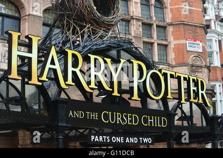 Charing Cross Road, London, UK. 7e mai 2016. Harry Potter et l'enfant maudit préparations théâtre © Matthieu Chattle/Alamy Liv Banque D'Images