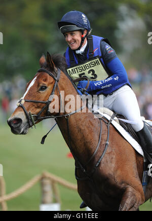 Badminton, UK. 7 mai, 2016. Mitsubishi Motors Badminton Horse Trials. L'ICC4.Kristina Cook [FRA] riding Star témoin au cours de la phase de cross-country. Credit : Julie Priestley/Alamy Live News Banque D'Images